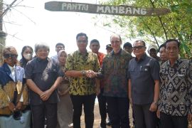 Dubes Spanyol meninjau calon lokasi pelabuhan ekspor di Balong Jepara