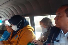 Patuhi Ingub, Wali Kota Jakbar naik Jaklingko ke kantor
