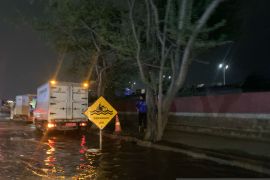 Pemkot: Sejumlah lokasi di Jakut terendam banjir rob pada Selasa malam