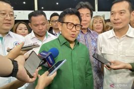 Menko PM soal vasektomi syarat bansos: Tak boleh bikin aturan sendiri