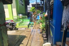 Dua RT di Pademangan banjir diduga imbas proyek pembangunan tol