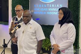 Menteri HAM dalami wacana vasektomi jadi syarat terima bansos