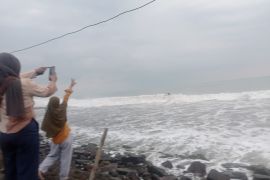 BMKG imbau masyarakat waspadai tinggi gelombang laut Banten 4.0 meter