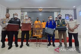 Polres Meranti gagalkan penyelundupan ribuan burung kacer asal Malaysia