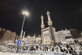 Suasana di Masjidil Haram jelang puncak haji 2025
