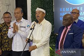 Gubernur Jabar sebut tidak ada syarat vasektomi untuk terima bansos