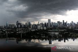 Sebagian Jakarta diperkirakan hujan pada Minggu sore hingga malam