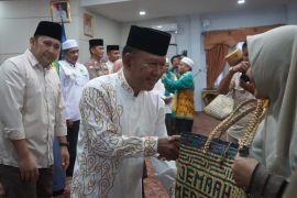 Bupati Merangin bekali rendang dan botol minum untuk 344 calon haji