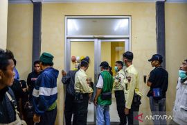 Korban ledakan amunisi diautopsi dan diidentifikasi di RSUD Pameungpeuk Garut