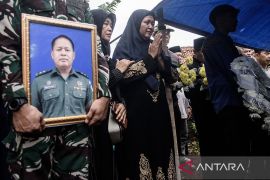 Kemarin, identifikasi korban ledakan amunisi dan haji tanpa visa resmi