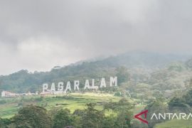 321 orang mendaki Gunung Dempo setelah jalur pendakian dibuka lagi