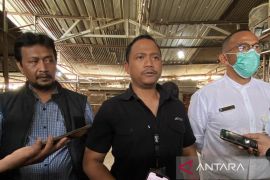Polisi tangkap tiga juru parkir usai keroyok sopir taksi di Jaksel