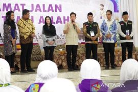 Wapres sapa jamaah calon haji Kloter 12 Embarkasi Medan 