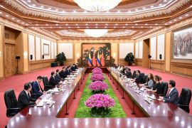 Presiden China bertemu dengan Presiden Kolombia di Beijing