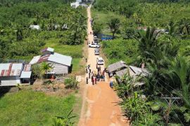 Bupati Inhil minta percepat pembangunan jalan penghubung Sungai Luar menuju Sungai Empat