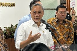 Zulhas sebut impor garam industri kembali dibuka