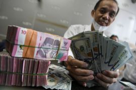 Rupiah berpotensi melemah seiring pembicaraan tarif AS dengan China
