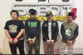 Polisi tangkap komplotan oknum ormas yang peras pedagang di Depok
