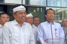 Hukum kemarin, Dedi Mulyadi ke KPK hingga Budi Arie bantah terima uang