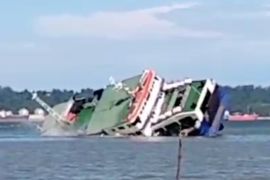 2 ABK KMP Muchlisa yang tenggelam di Teluk Balikpapan masih hilang