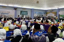 Embarkasi Batam berangkatkan 1.293 calon haji asal Kepri sesuai kuota