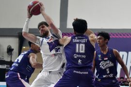 Hawks kembali ke jalur kemenangan usai cukur Borneo