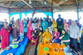 Pertamina dorong kemandirian perempuan Suku Bajo lewat Rumah BUMN