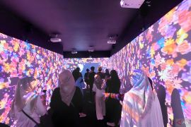 Pengunjung nikmati pameran imersif di Konser Rossa 