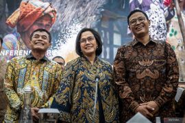 Kemarin, lantik Dirjen Pajak dan Dirjen Bea Cukai hingga bisnis Shell
