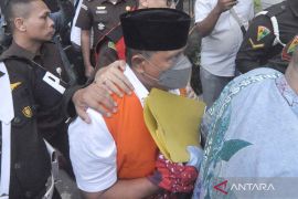 Kejati Bengkulu tetapkan mantan Wali Kota Bengkulu Ahmad Kenedi sebagai tersangka korupsi Pendapatan Asli Daerah