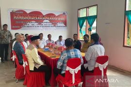 Wamendes kunjungi Koperasi Merah Putih di Kendari untuk beri penguatan