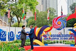 Momen hangat Prabowo dan Anwar Ibrahim di KTT ke-46 ASEAN