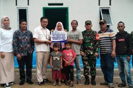 PT Timah serahkan rumah layak huni bantu warga Kundur