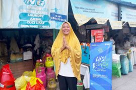 Nasabah PNM Mekaar sulap 10 ton pakaian lama miliki harapan baru