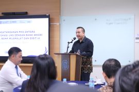 Bibit dan Sekolah Vokasi UNS teken MoU dorong mahasiswa melek investasi
