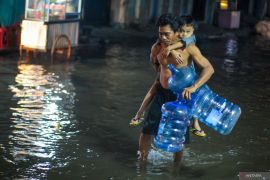 Dua RT di Pluit Penjaringan terendam banjir rob pada Jumat pagi