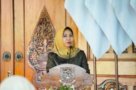 Mojokerto latih budi daya lele di galon untuk tingkatkan gizi keluarga