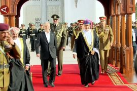 Presiden Iran kunjungi Oman di tengah upaya mediasi nuklir