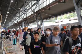 KAI: 96 persen tiket terjual di hari pertama arus balik libur panjang