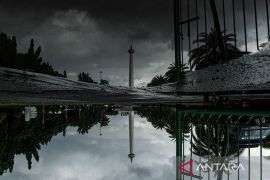 Sebagian Jakarta diguyur hujan pada Kamis malam