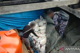 TNI AL gagalkan penyelundupan 25 ton pasir timah ilegal