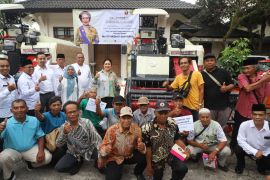 Titiek Soeharto bantu alsintan guna tingkatkan hasil pertanian Sleman