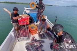 TNI AL gagalkan penyelundupan 1.580 rokok ilegal di Kalsel