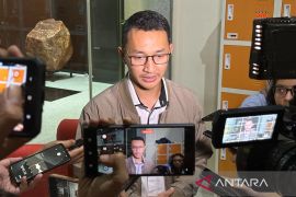 KPK sita dokumen aliran uang dari dua kantor agen TKA dan rumah PNS