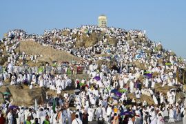 Padatnya Jabal Rahmah jelang wukuf