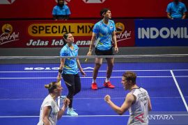 Dikalahkan ganda campuran Prancis, Adnan/Indah gagal melaju ke semifinal