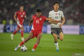 Bermain fantastis lawan China, Ricky Kambuaya dapat sanjungan dari Kluivert