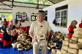 JNE rayakan Idul Adha 1446 H dengan semangat berbagi dan promo spesial