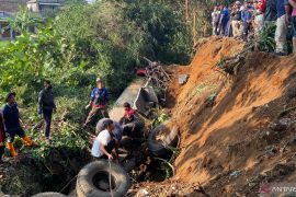 Dua orang meninggal dalam tabrakan beruntun di Gekbrong