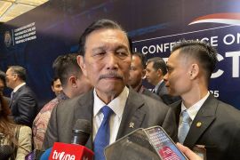 Luhut ingin perhitungan tingkat kemiskinan RI direvisi